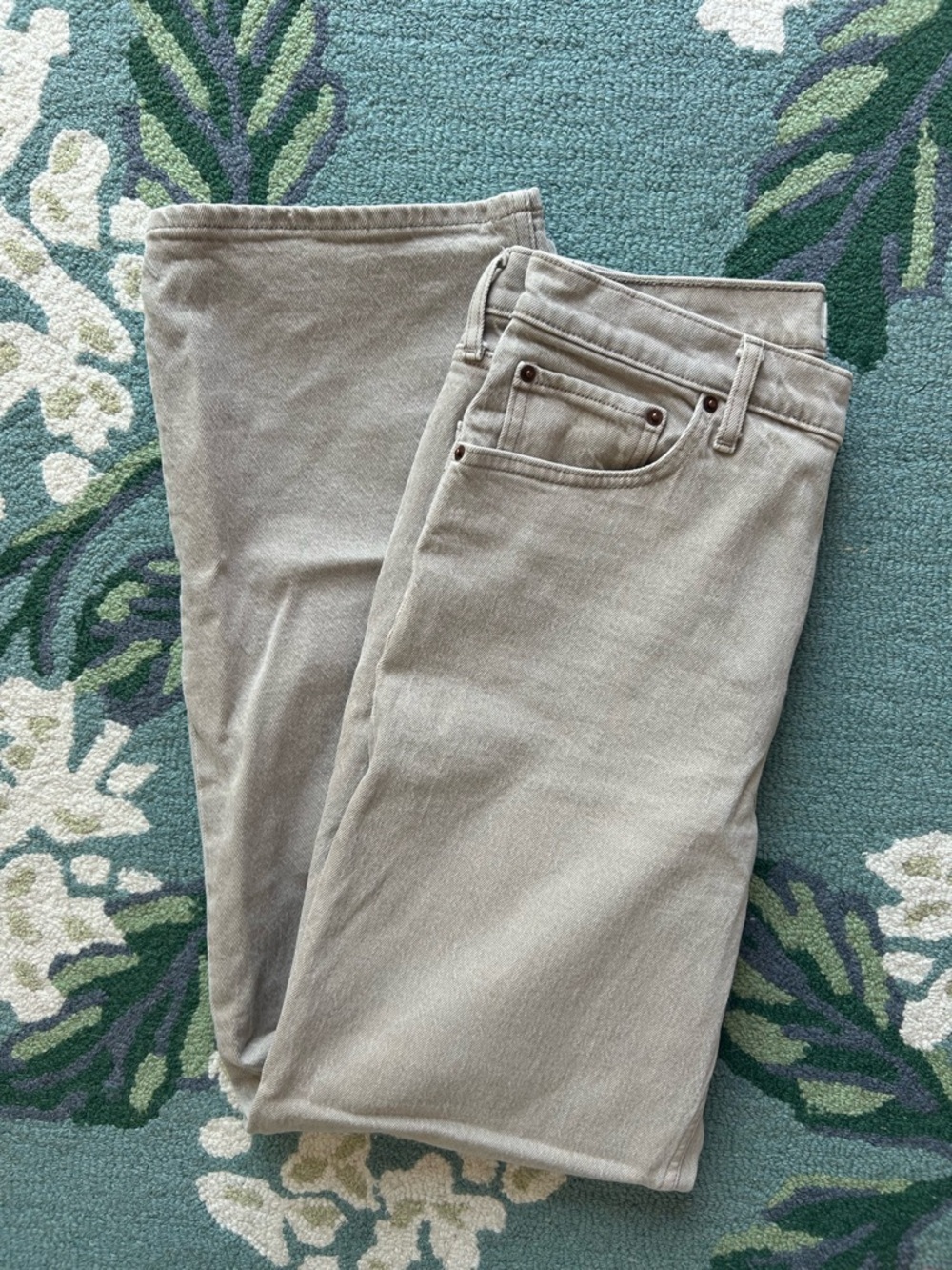 A&f high rise 90s jeans